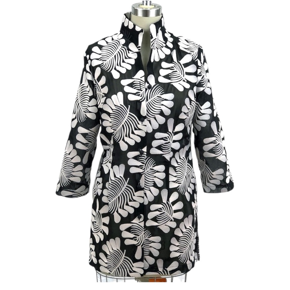 Connie Roberson Rita Black & White Palm Size Med Silk button up top